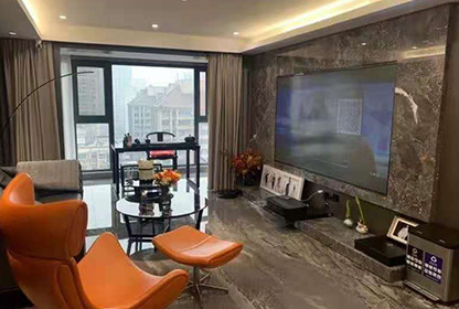 一家一裝飾告訴你，陽(yáng)臺(tái)地板怎么裝？